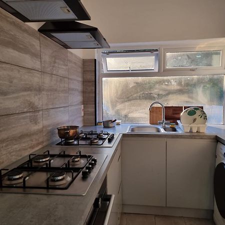 Easy Rooms, London Luton Airport -24 Hour Check-In Exterior foto